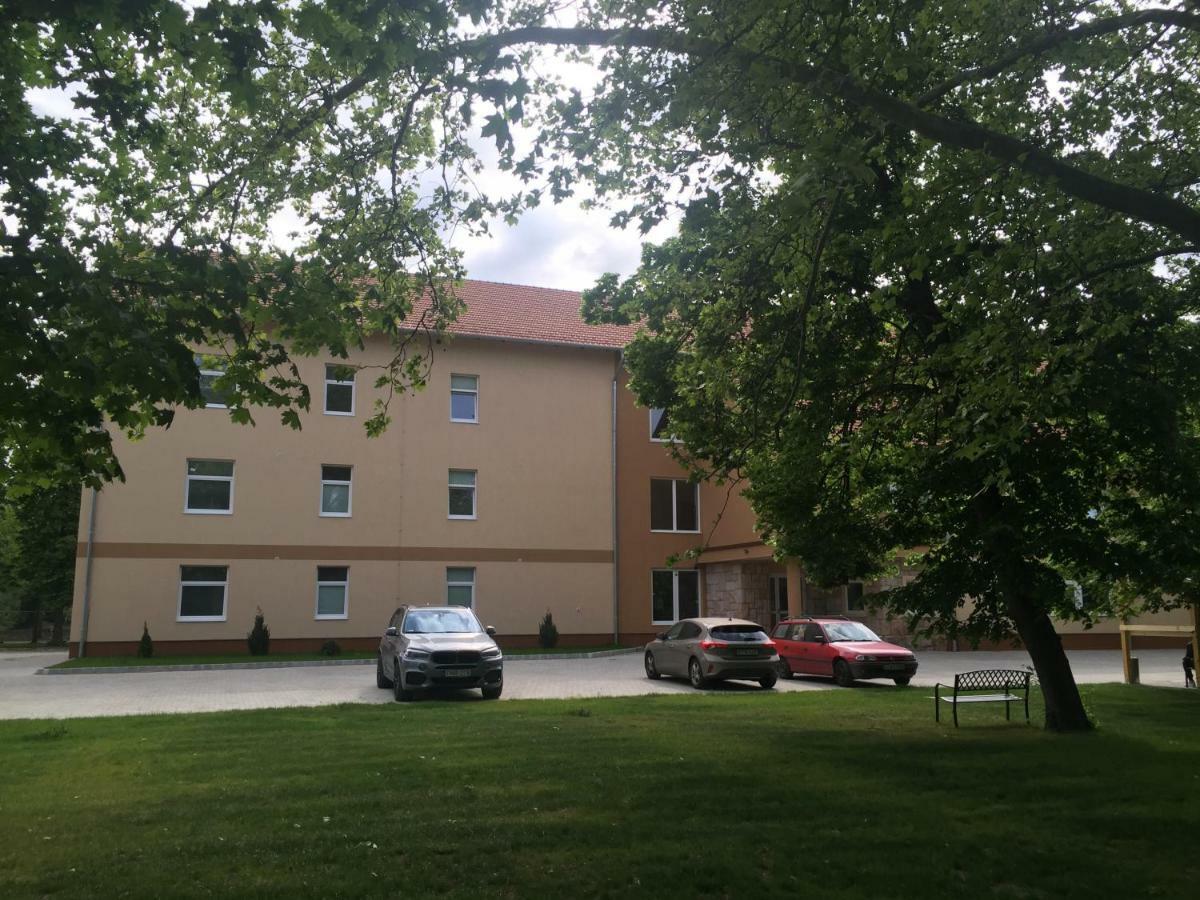 Smart Rooms Székesfehérvár Esterno foto