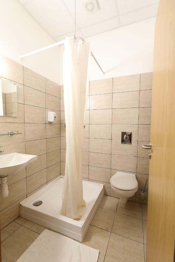 Smart Rooms Székesfehérvár Esterno foto