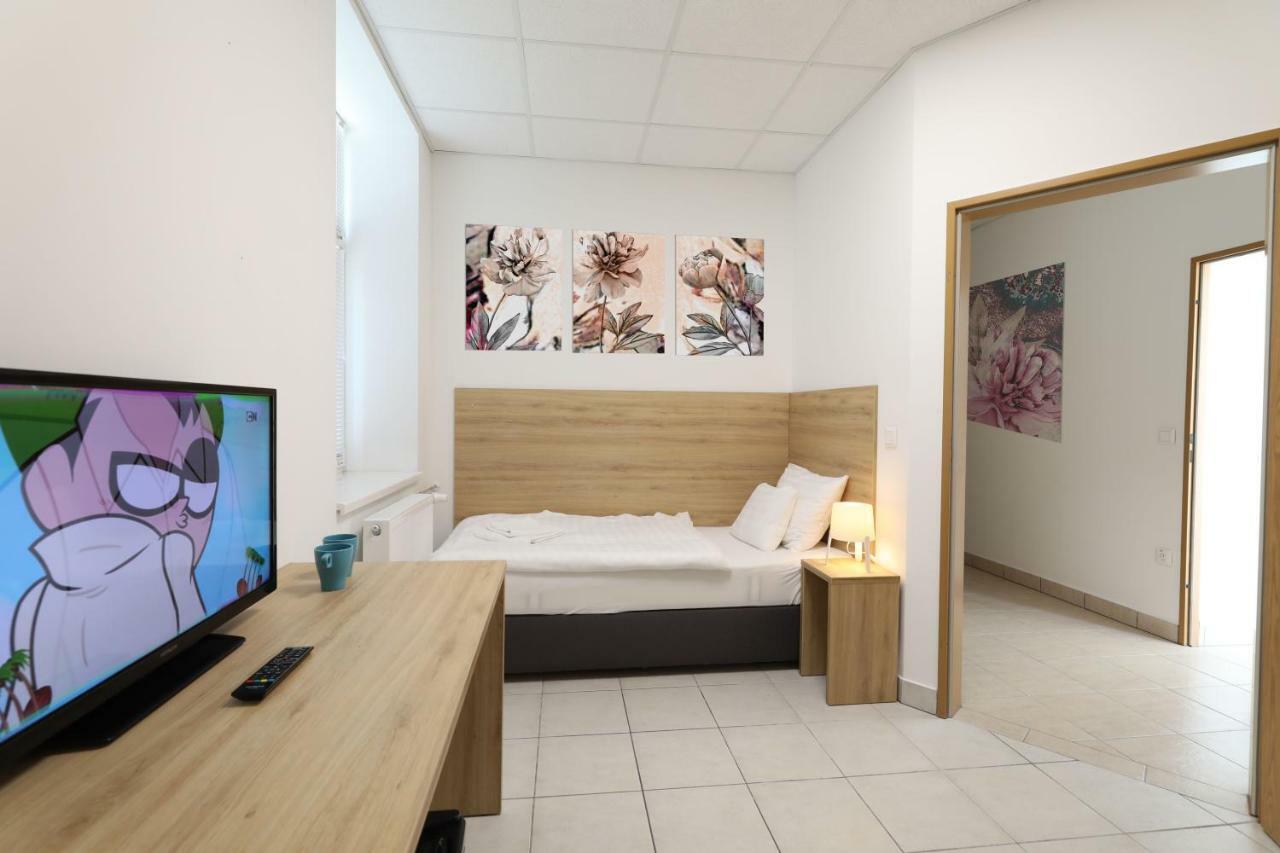 Smart Rooms Székesfehérvár Esterno foto